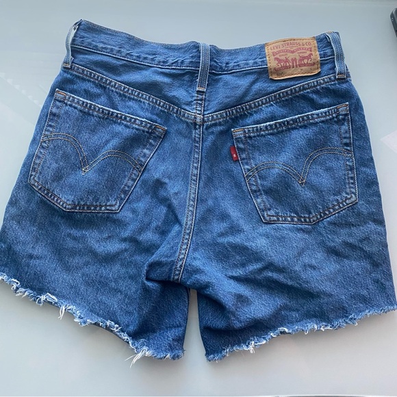Levi’s Denim Shorts | Size 27 | Medium Wash - Picture 1 of 9